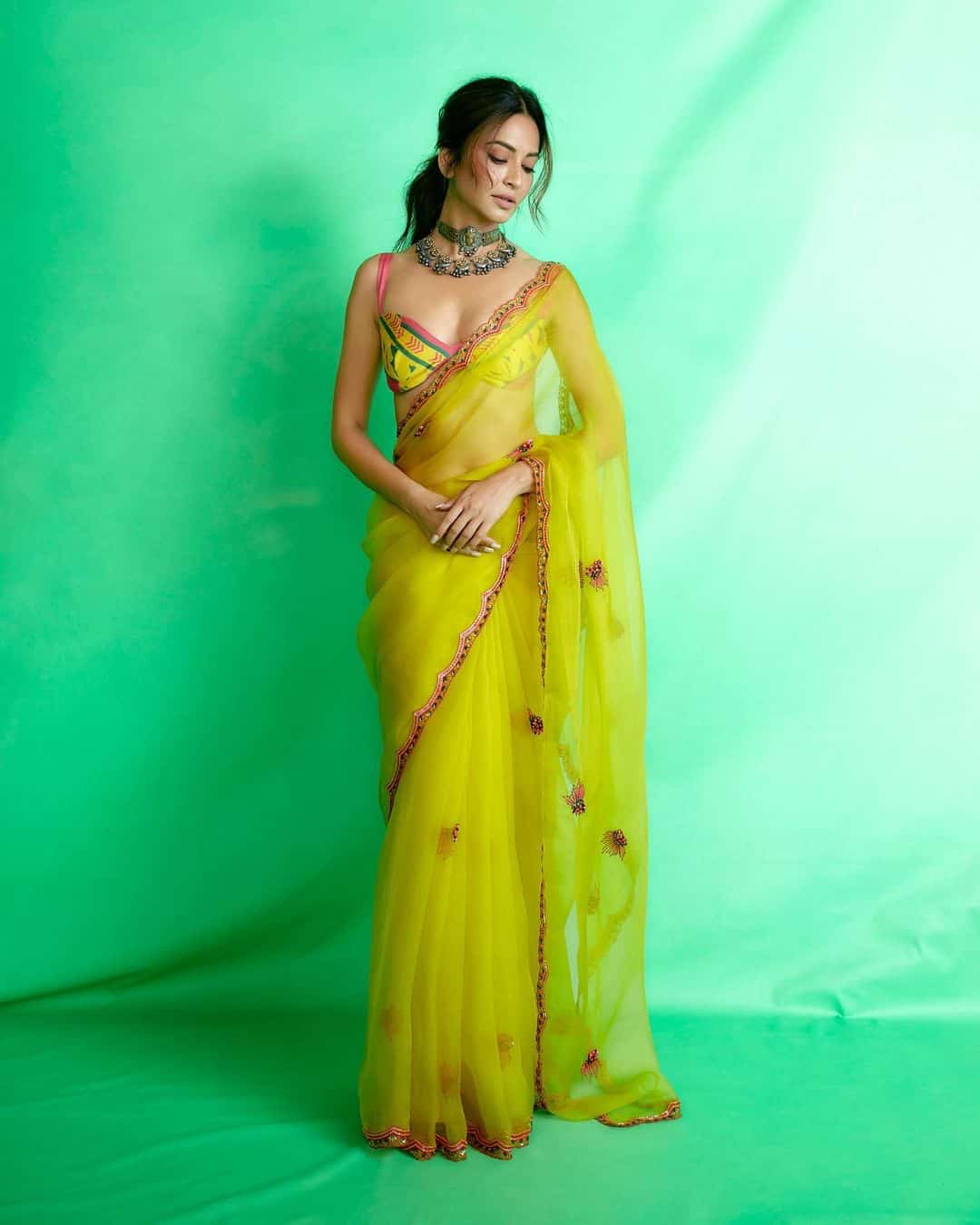 Kriti Kharbanda In Saree 5 Times The Actress Aced Ethnic Fashion With Traditional Elegance